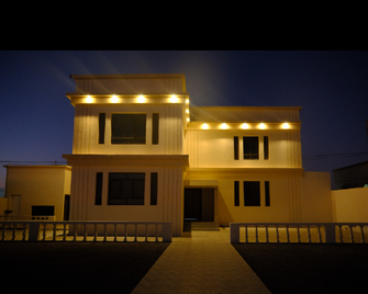 Pink Beach Guest House - Al Ḩadd - Edificio