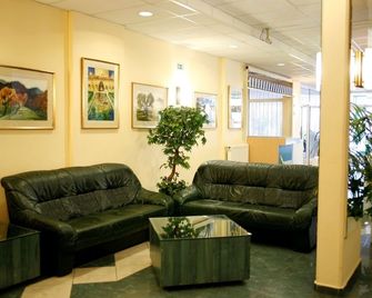 Hotel Bara Budapest - בודפשט - לובי