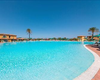 Valtur Sardegna Baia dei Pini Resort - Budoni - Piscina