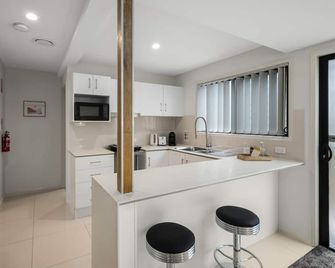 Peaceful Sunnybank 2br | Ac & Parking | 2144d2 - Sunnybank - Cocina