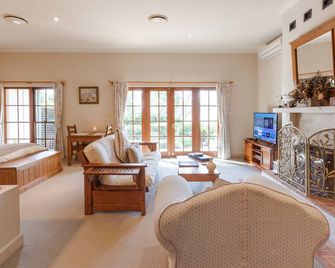 Strathearn Park Lodge - Scone - Bedroom