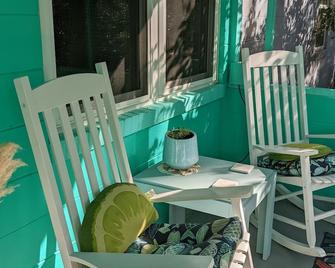 Adorable queen house near Lake DeFuniak Springs - DeFuniak Springs - Patio