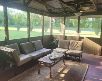 Traveller's peaceful paradise - Muskogee - Living room