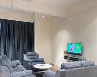 Leo66 Guesthouse - Tangkak - Sala de estar