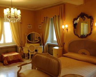 Ai Savoia B&B - Guest House - Torino - Kamar Tidur