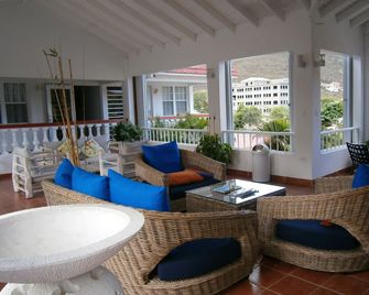 L'Esperance Hotel - Little Bay - Balcón