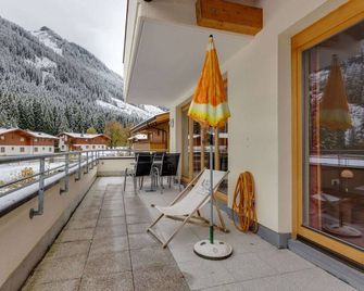 Chalet in Saalbach near Ski Lift - Saalbach - Balcon
