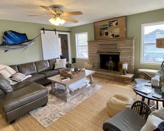 Sailfish Cottage Tenkiller Lake 1/4 mile to Snake Creek Marina - Cookson - Sala de estar