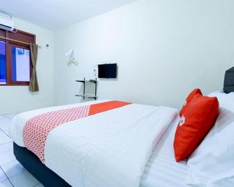 OYO 591 Mn Residence Syariah - Jakarta - Bedroom