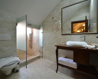 Noblesse Boutique Hotel - Sibiu - Bathroom