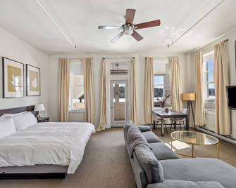 The Haus on Mirror Lake Suite 4 - Lake Placid - Bedroom