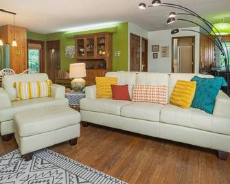 2br, 2ba - Morgantown - Sala de estar