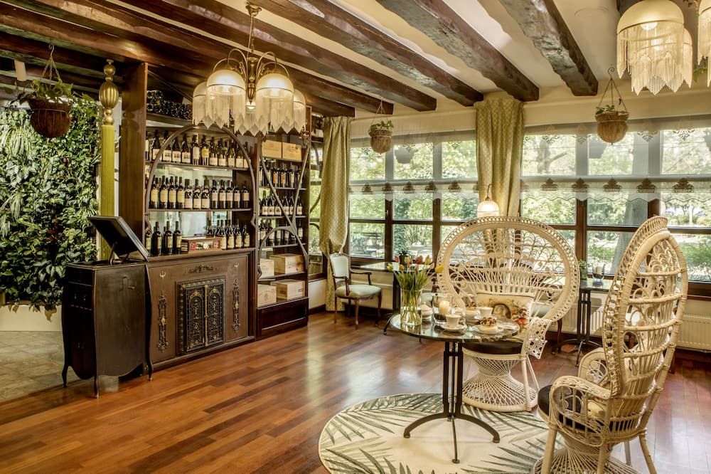 هوتل بوهيما - بيدغوز - بار