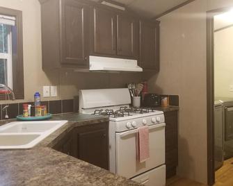 Comfy, Cozy & Perfect!! - North East - Kitchen