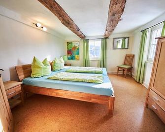 Knight's chamber with fireplace, 140sqm, 4 bedrooms, max. 6 persons - Attendorn - Schlafzimmer