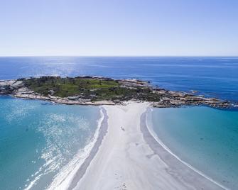 Diamond Island Resort - Bicheno - Beach