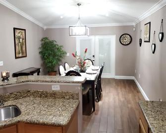 Tampa Bay Area Getaway - Ruskin - Eetruimte