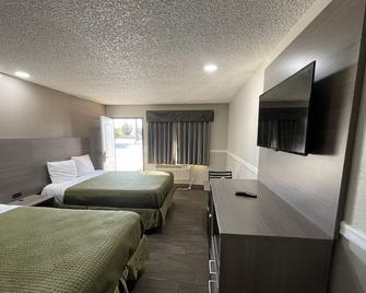 Economy Inn - San Bernardino - Bedroom