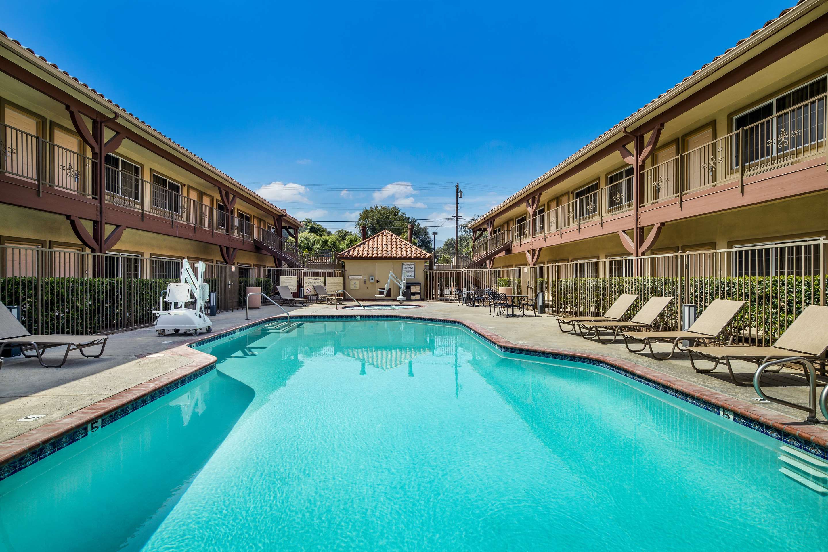 Best Western Corona Hotel & Suites thumbnail 3