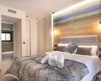 Home Art Apartments Soho - 馬拉加 - 臥室