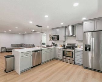 Sj Luxe 4br Home | Sleeps 10 - San Jose - Kuchnia