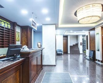 Grand Eyuboglu Hotel - Istanbul - Front desk