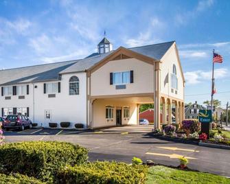 Quality Inn & Suites - South Portland - Building