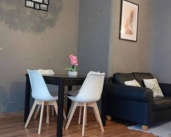 Logement Entier : Appartement - Élancourt, France - Élancourt - Salle à manger