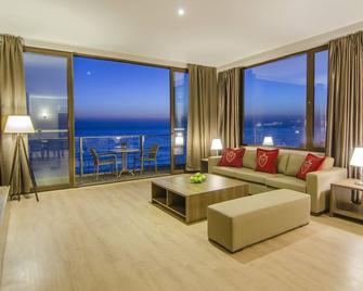 Ladies Beach Suite Hotel - Kusadasi - Living room