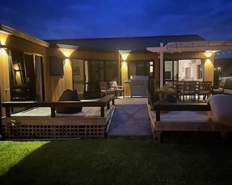 300 metre walk to the beach from the most relaxing property in Whitianga - Whitianga - Patio