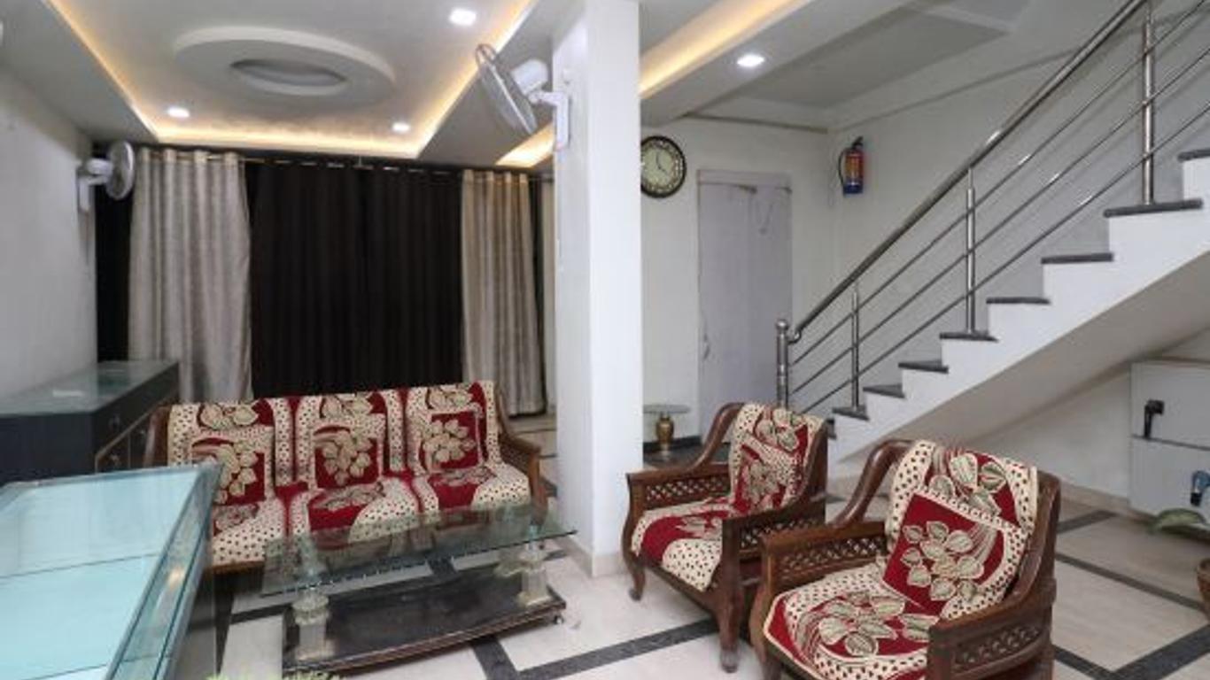 OYO 30698 Hari Om Guest House