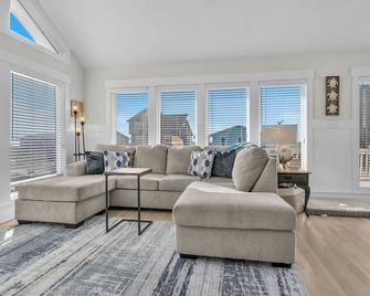 A Sea View Cottage by Oak Island Accommodations - Oak Island - Sala de estar