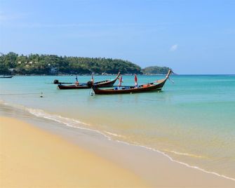 The Beach by Glitter House - Karon - Strand