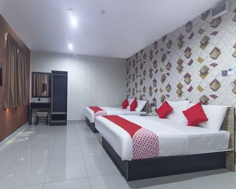 Super OYO Capital O 804 Hotel Pinji - Ipoh - Habitación