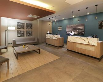 City Express Plus by Marriott Monterrey Galerias - Monterrey - Front desk