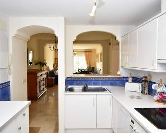 Beautiful Apt with Golf & Lake Views Mijas Golf - Mijas - Cuisine