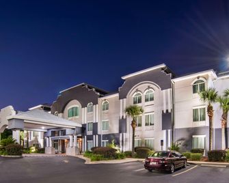 Best Western Plus Blue Angel Inn - פנסאקולה - בניין