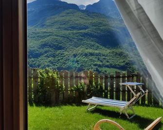 Bio Agritur al Bait - Spormaggiore - Innenhof