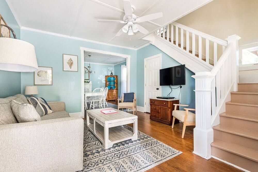 Next To The Park And 2 Blocks To The Beach And Restaurants! Right Side Of Duplex - Cape Charles - Sala de estar