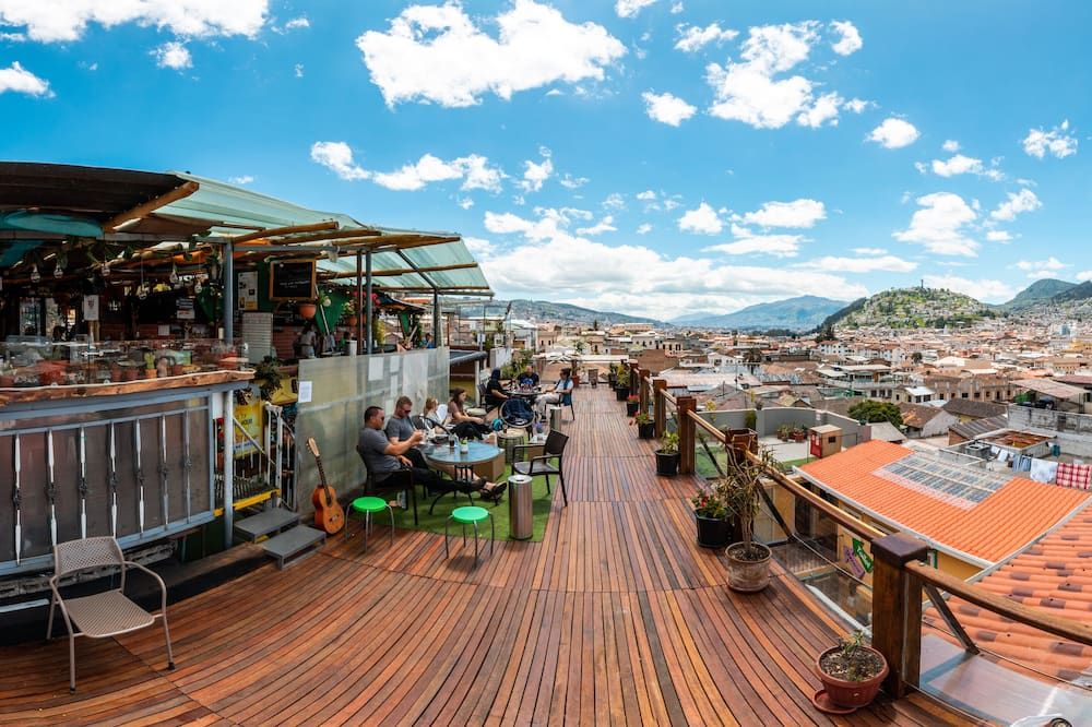 The Secret Garden - Quito