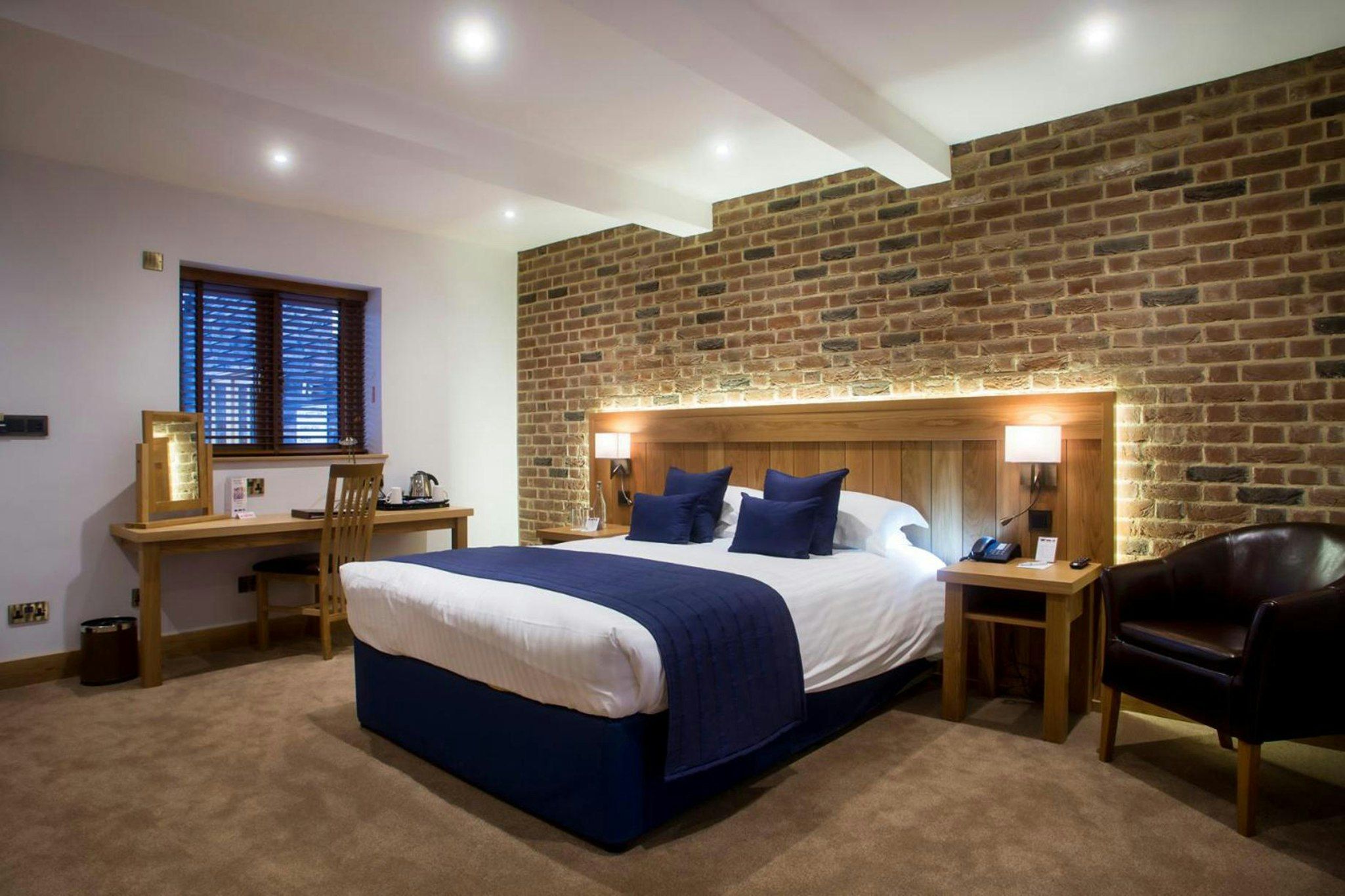 تيوينبوري فارم هوتل