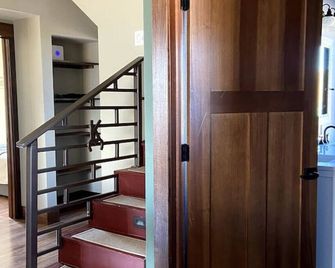 Canyon Acres Ranch - Russell - Stairs