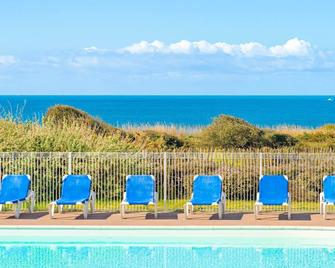 Seaside Stay w Shared Pool - Château-d’Olonne - Piscine