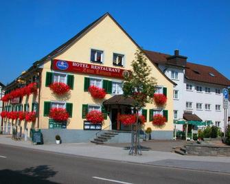 Hotel-Restaurant Zum Loewen - Jestetten - Building