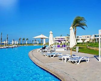 Marseilia Beach 4 - Families Only - El Alamein - Bazén