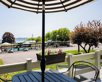Seascape Motel & Cottages - Belfast - Balcón