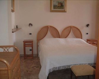 B&B Villa Dongiovanni - Pulsano - Habitación