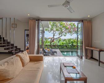 Canggu Circle Villa by Ini Vie Hospitality - North Kuta - Pokój dzienny