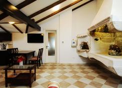 SUNce Palace Apartments with free offsite parking - Dubrovnik - Ruokailuhuone