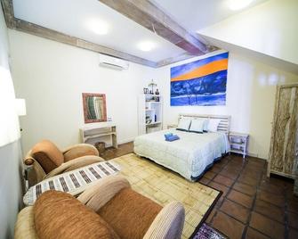 Easy Surf Villa - North Kuta - Makuuhuone
